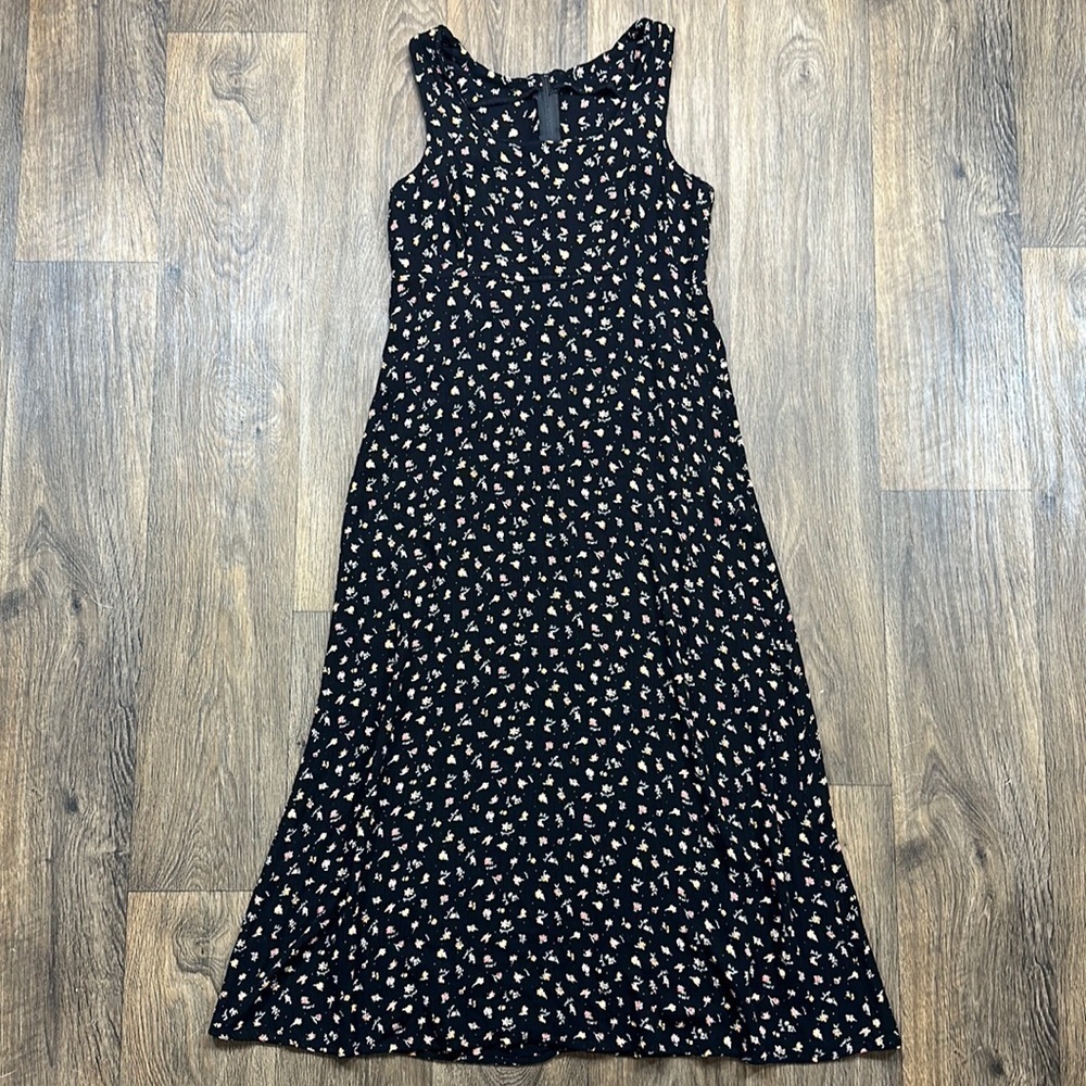 Chic Black Floral Maxi Dress